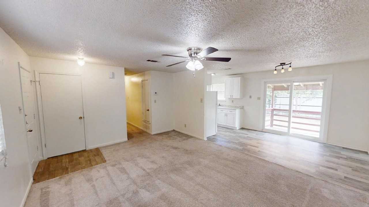 2946 Carrol Dr - Photo 5 of 27