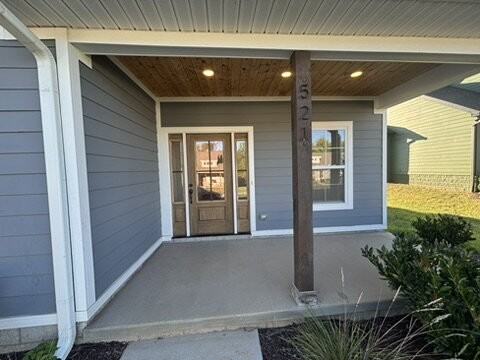521 Cottage Way - Photo 2 of 42