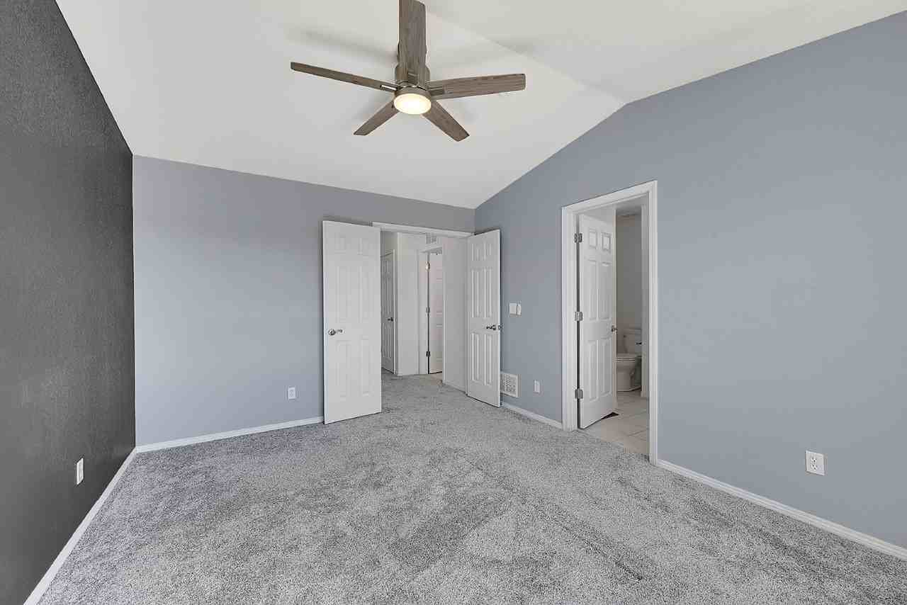 5412 Sunshade Pt - Photo 3 of 40