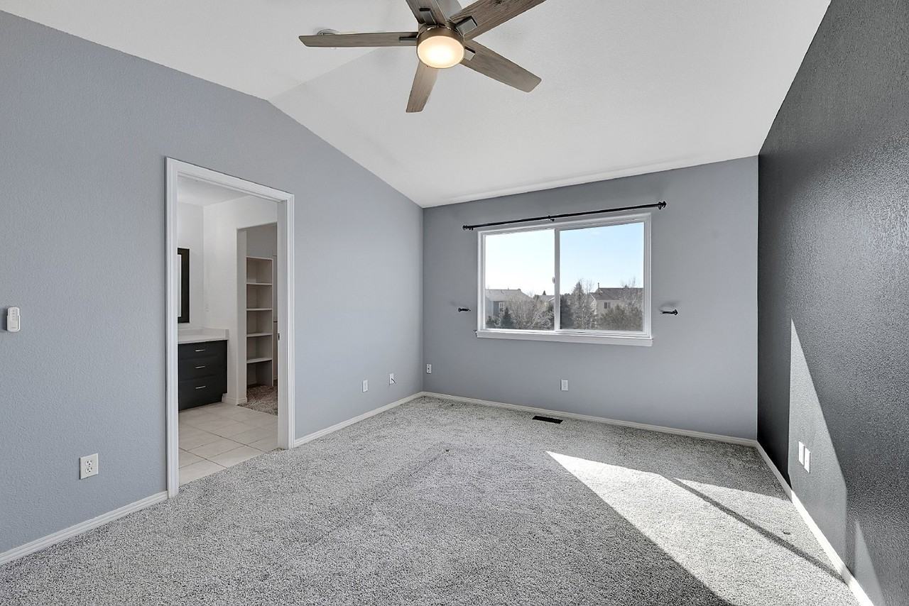5412 Sunshade Pt - Photo 5 of 40