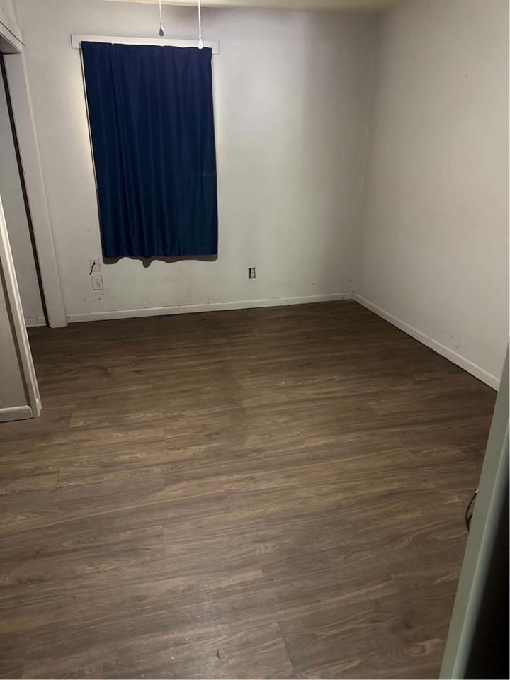 605 Stirman St - Photo 3 of 4