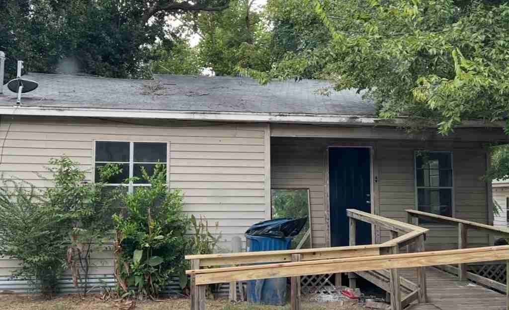 605 Stirman St - Photo 4 of 4