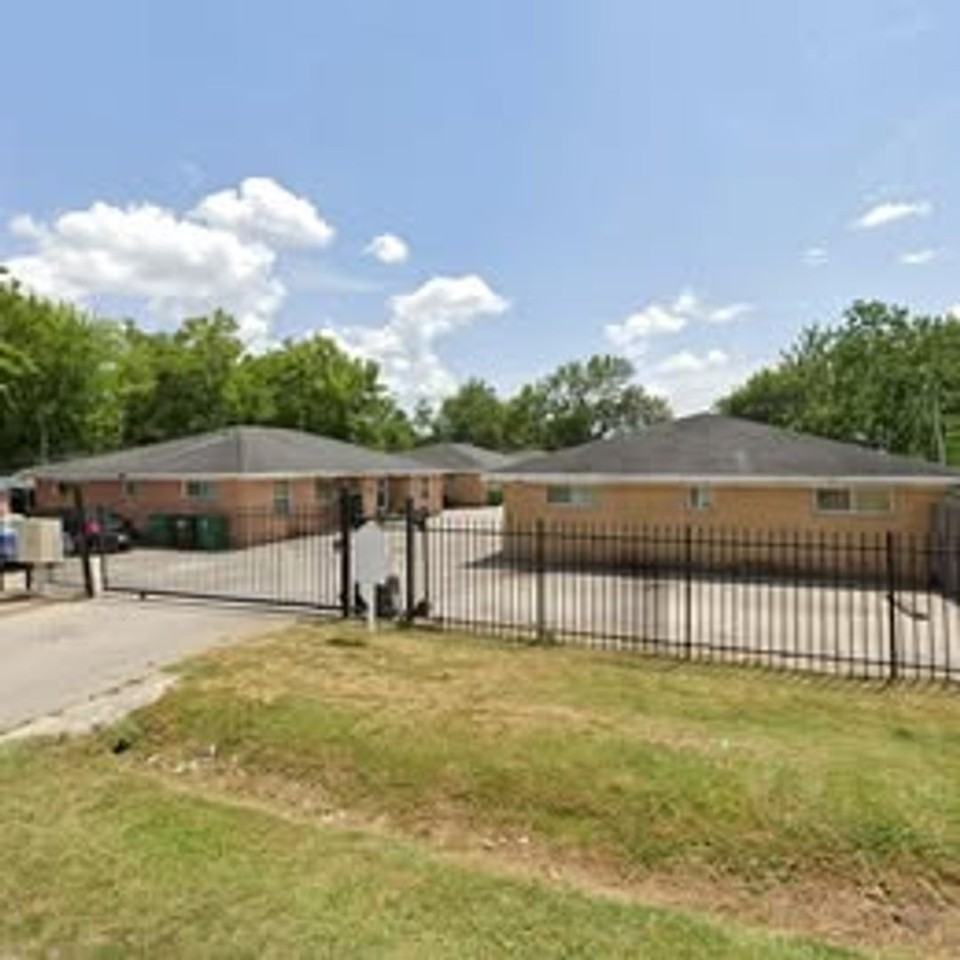 9430 Coffee St - Photo 2 of 10