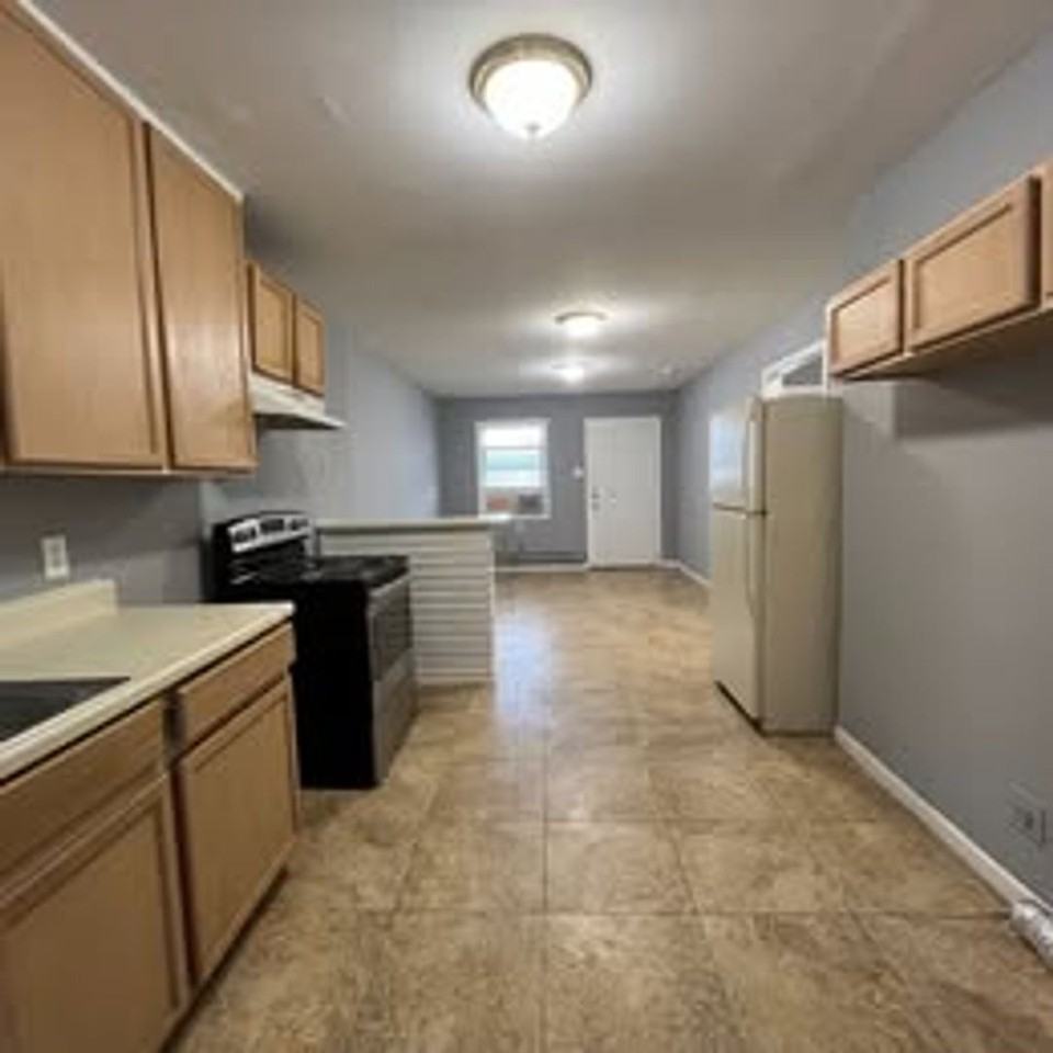 9430 Coffee St - Photo 4 of 10