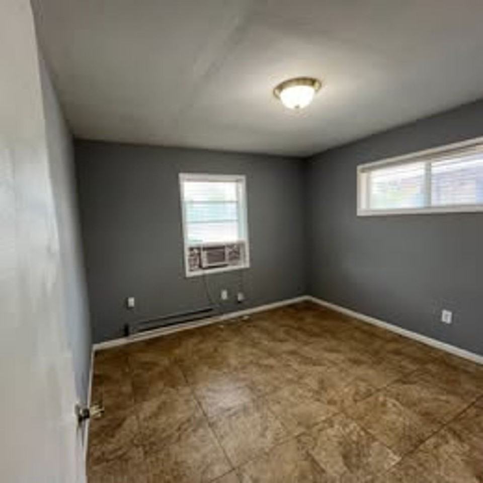 9430 Coffee St - Photo 7 of 10