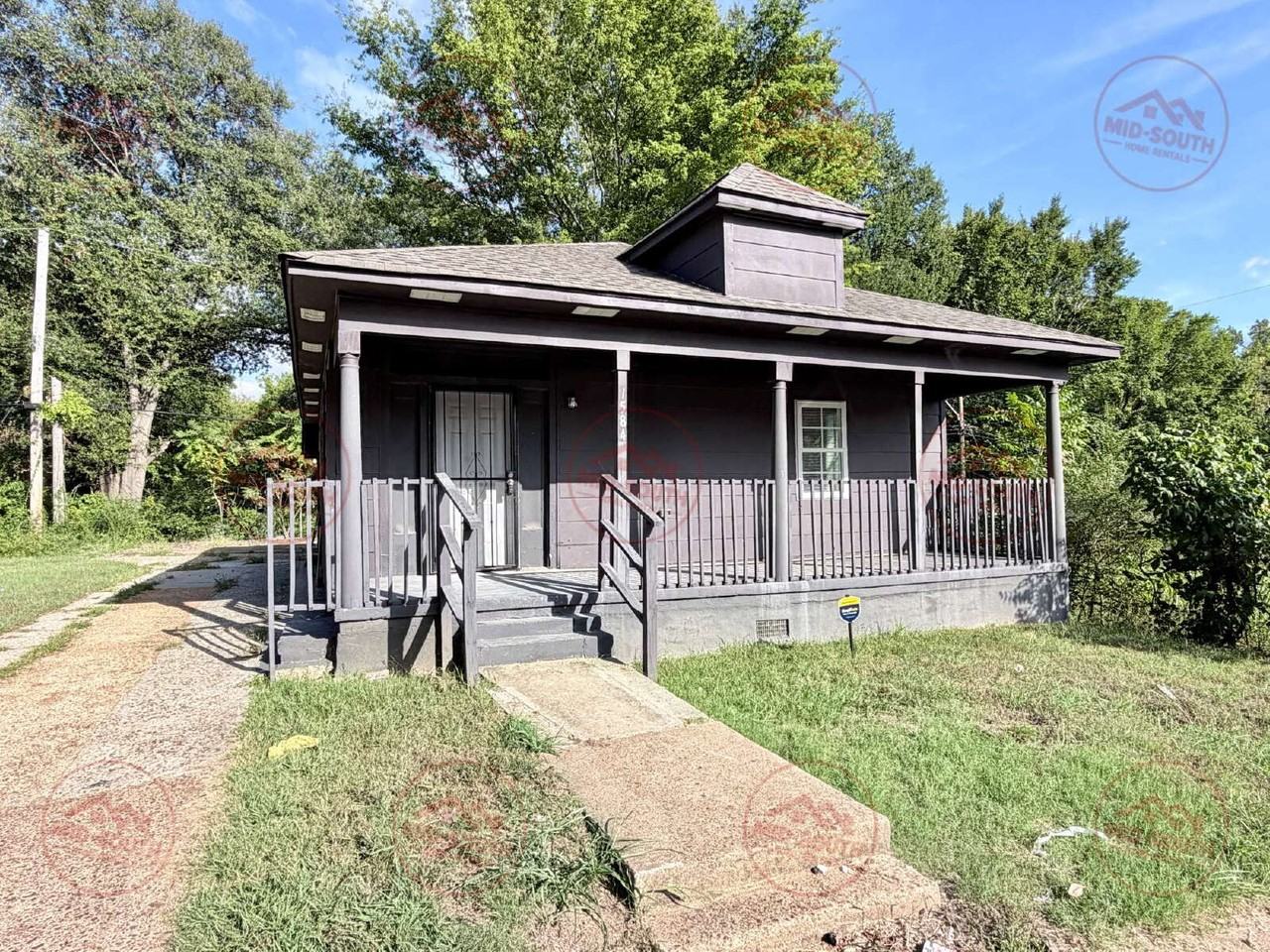 1584 Rayburn St - Photo 2 of 17