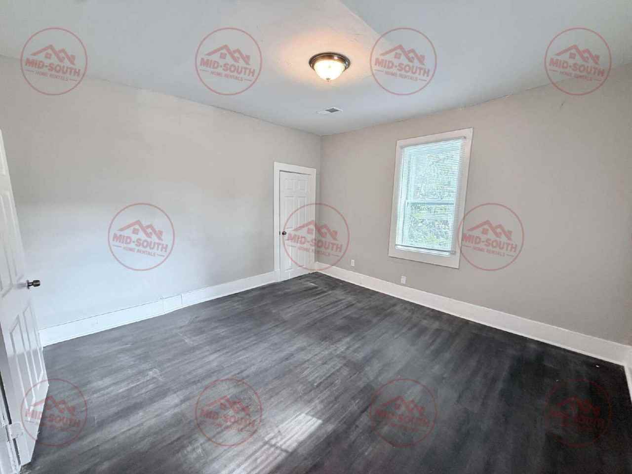 1584 Rayburn St - Photo 6 of 17