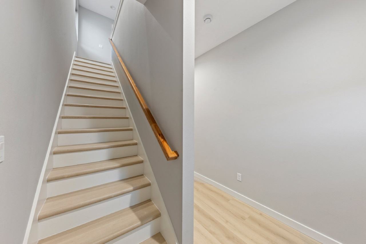 425 Se Inlet Ave - Photo 4 of 50