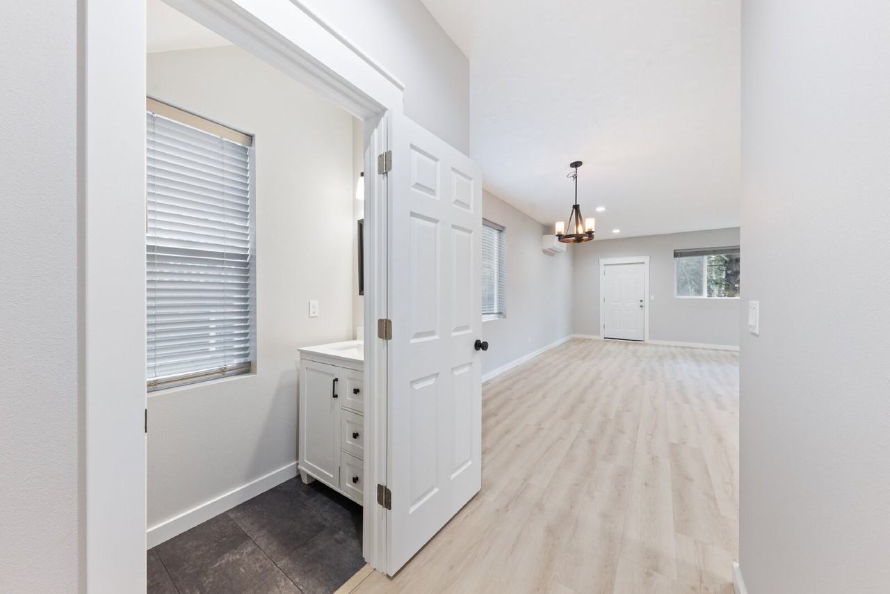 425 Se Inlet Ave - Photo 5 of 50