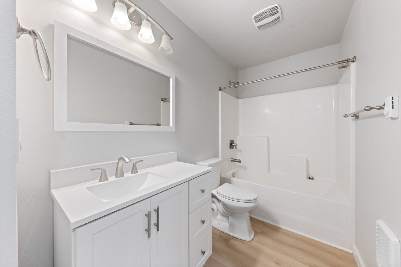 425 Se Inlet Ave - Photo 7 of 50