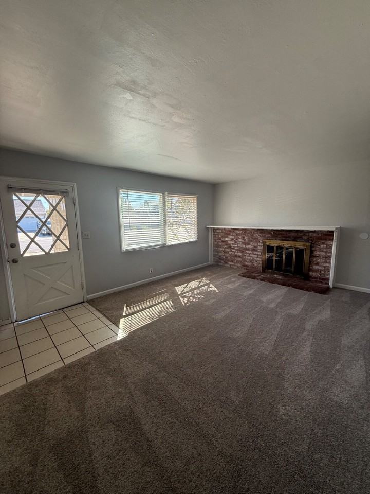 1674 Alviso Pl - Photo 3 of 21