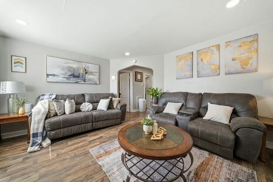 1346 Little Bay Ave #1
