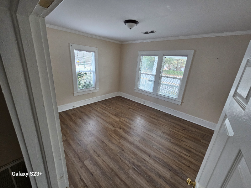 1933 Nance St - Photo 4 of 13