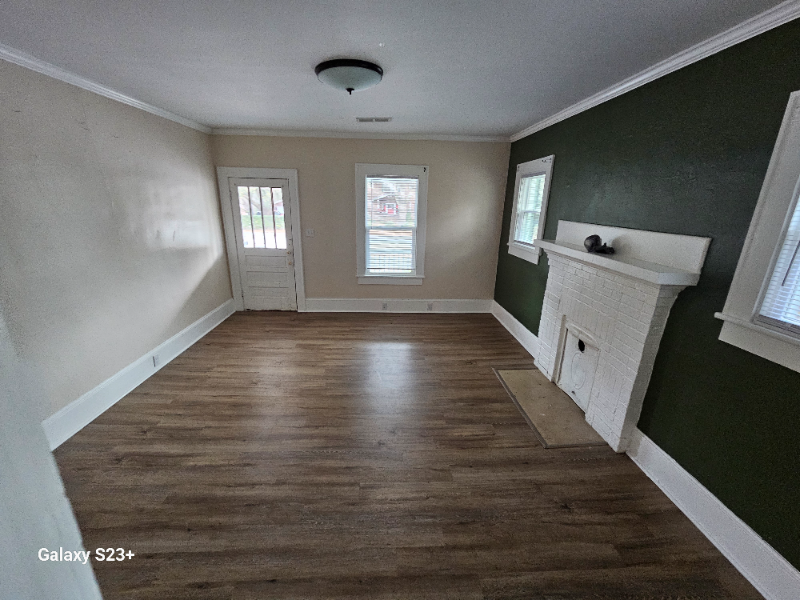 1933 Nance St - Photo 5 of 13