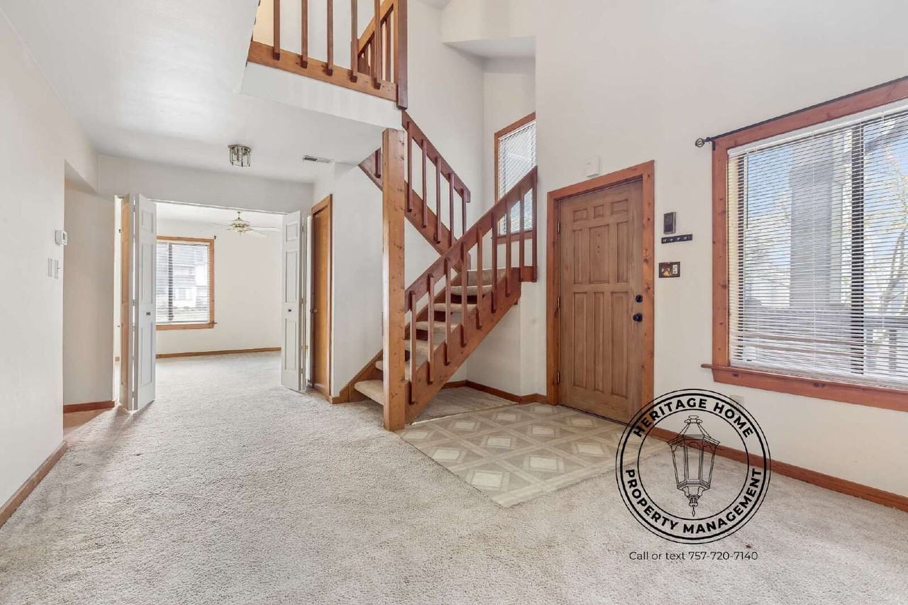 351 Bridgewater Dr - Photo 2 of 28