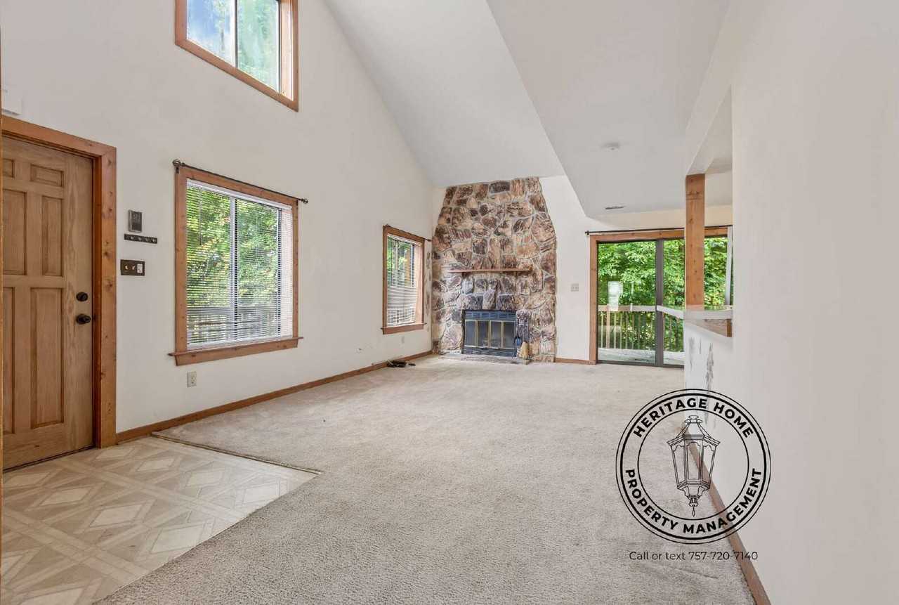 351 Bridgewater Dr - Photo 3 of 28