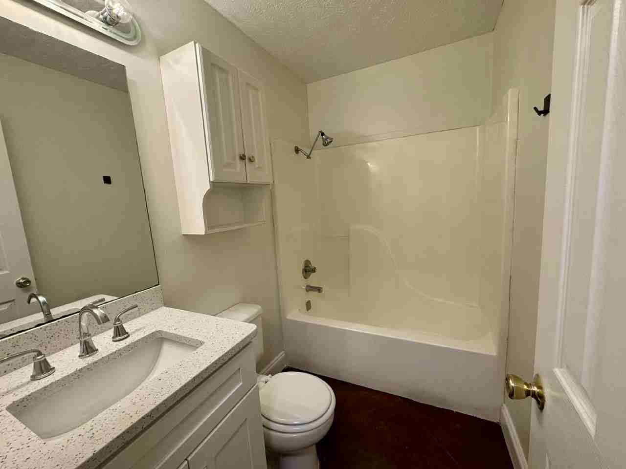 114 W Gillespie St #B - Photo 7 of 10