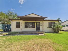 featured image of 3348 S Saint Paul Ave