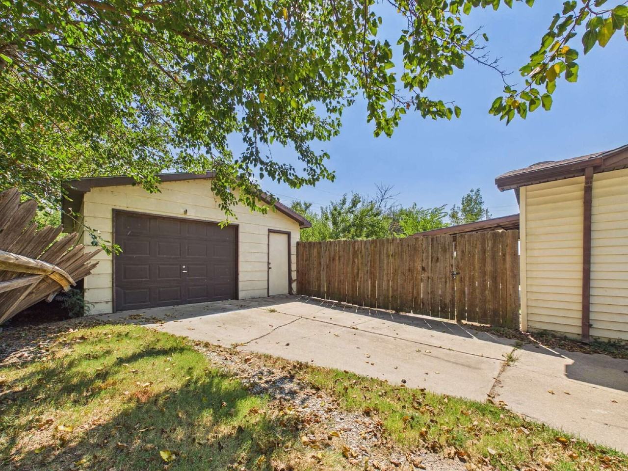 3348 S Saint Paul Ave - Photo 4 of 26