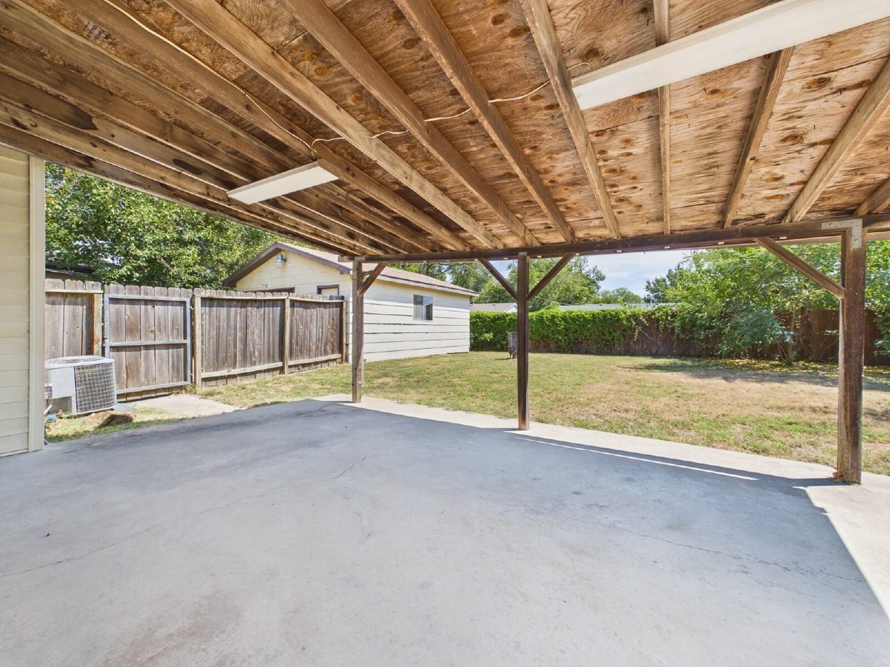 3348 S Saint Paul Ave - Photo 6 of 26