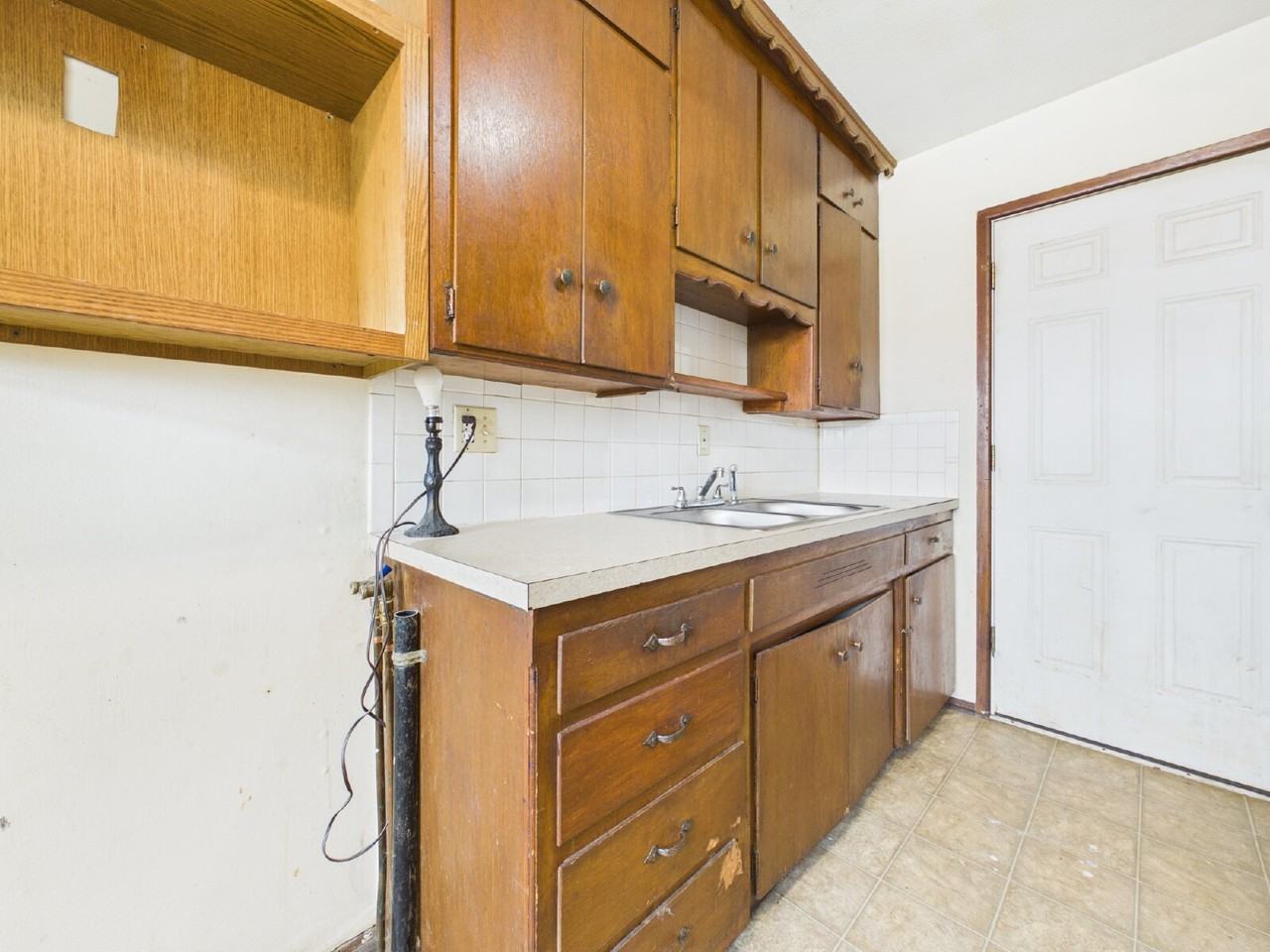 2952 S Bunker Hill Ct - Photo 3 of 17