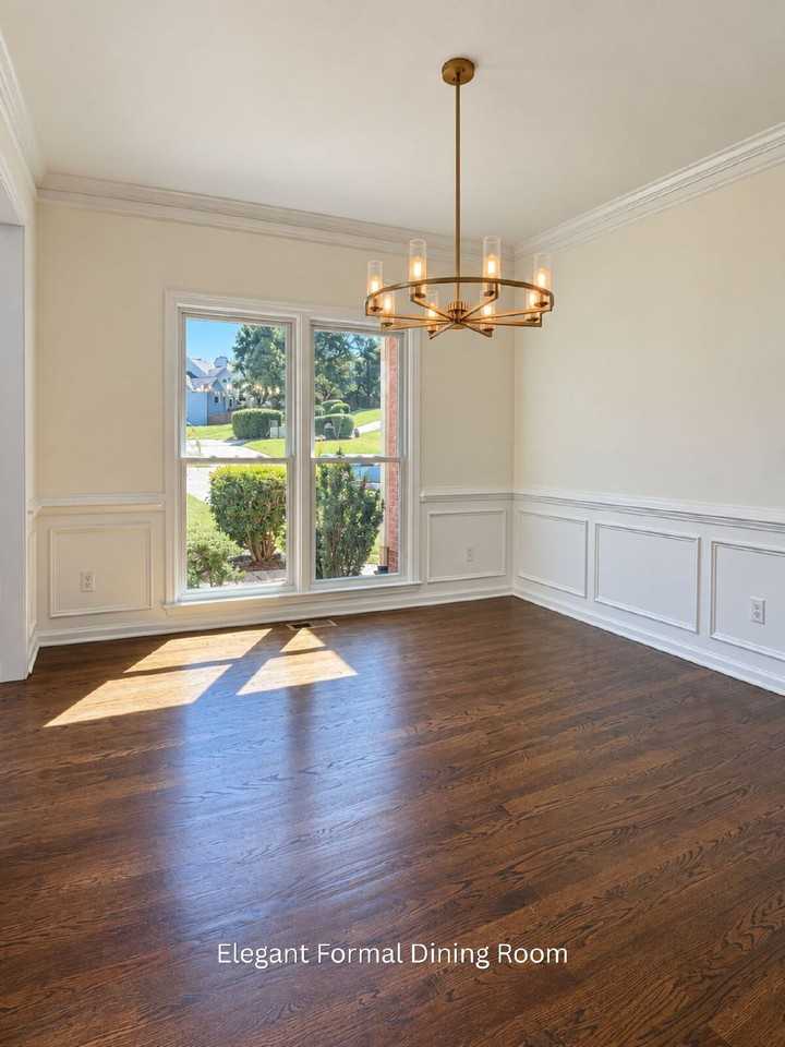 1305 Rosewood Dr - Photo 4 of 27