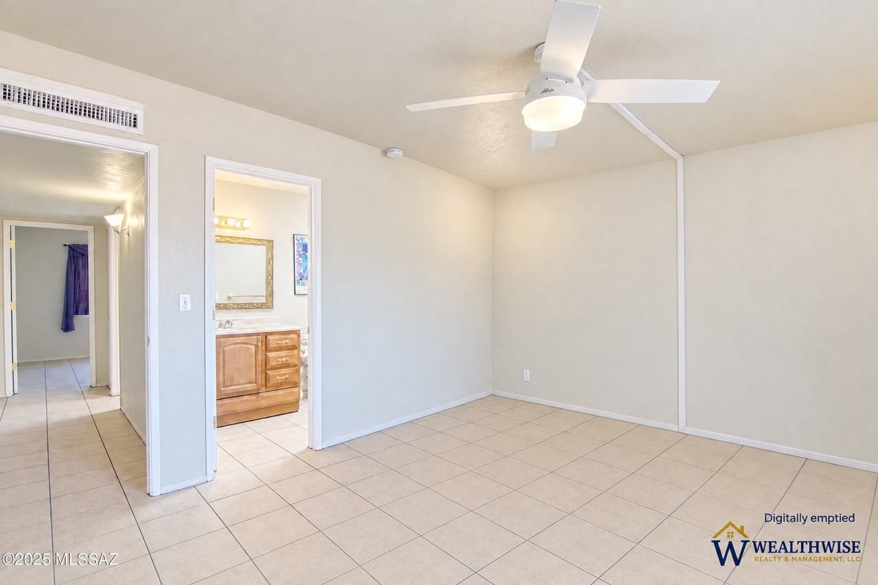 133 E Mountain Morning Dr - Photo 3 of 29