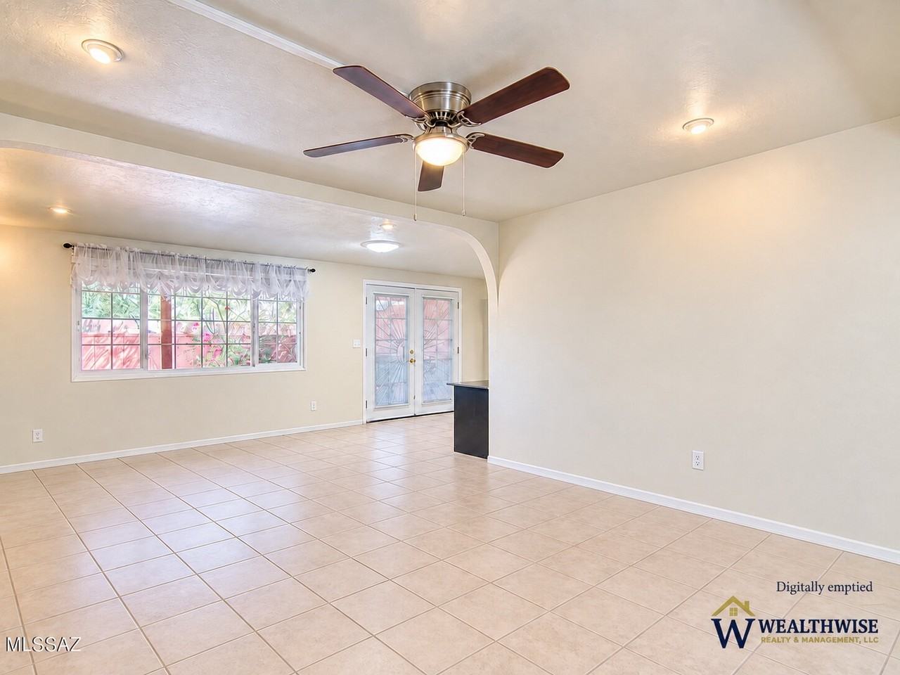 133 E Mountain Morning Dr - Photo 6 of 29