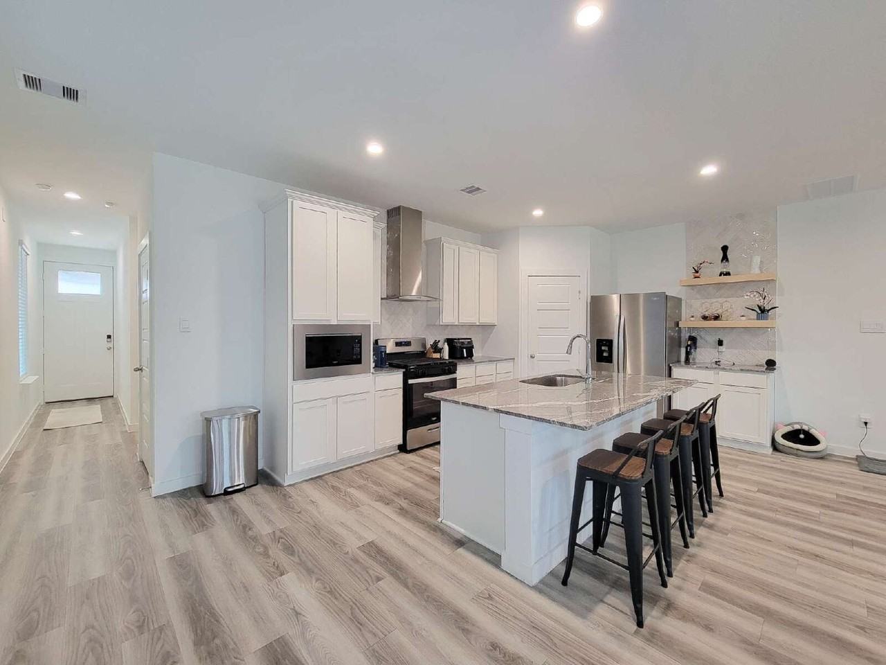 10415 Hadley Park Trl - Photo 6 of 33
