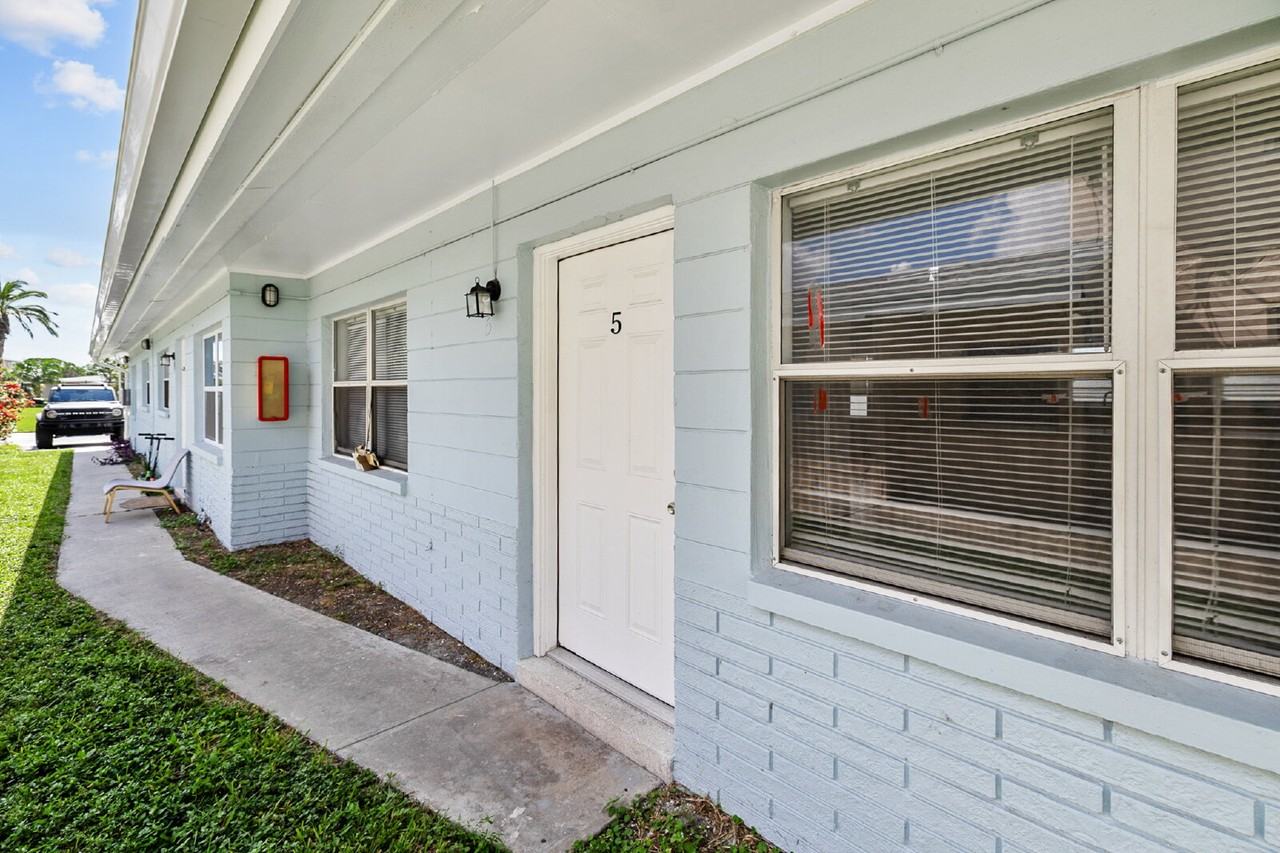 140 112th Avenue B #5 - Photo 3 of 26