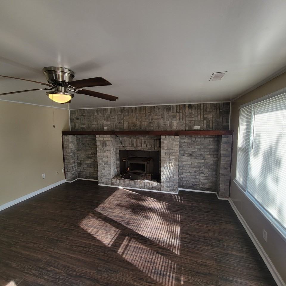 2222 Manhattan Ave - Photo 3 of 6