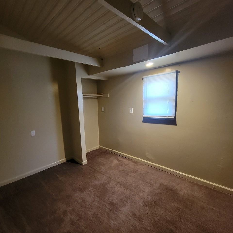2222 Manhattan Ave - Photo 6 of 6