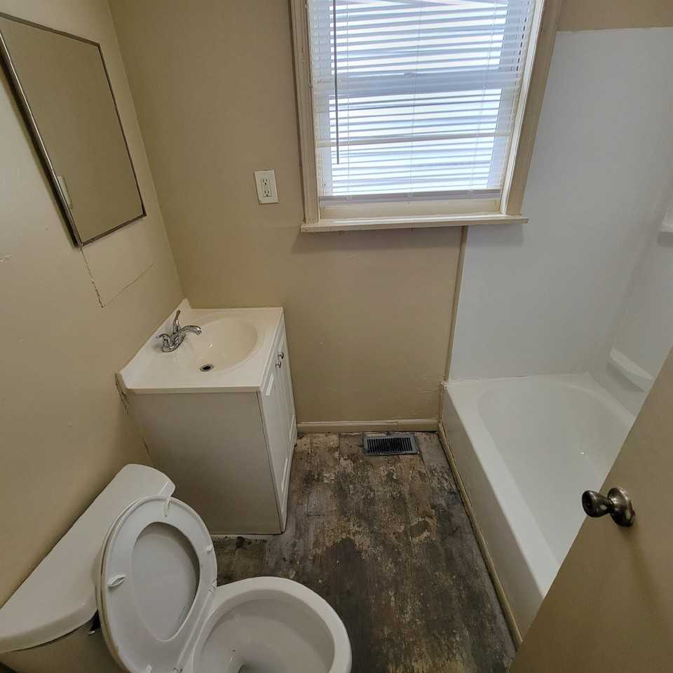 26 E Regent St - Photo 2 of 7