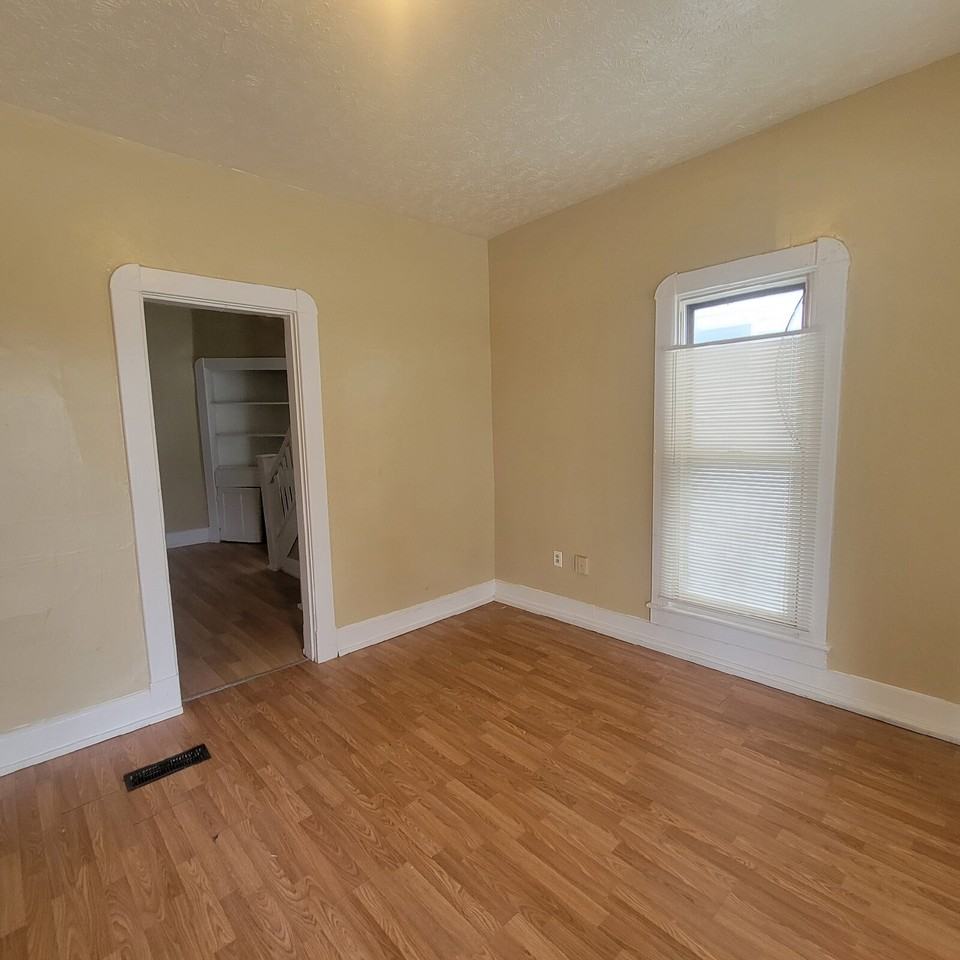26 E Regent St - Photo 3 of 7