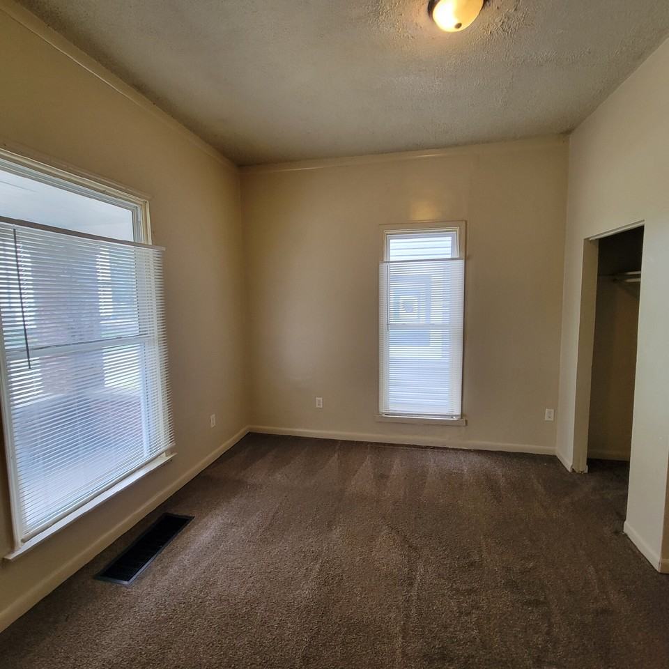 26 E Regent St - Photo 5 of 7