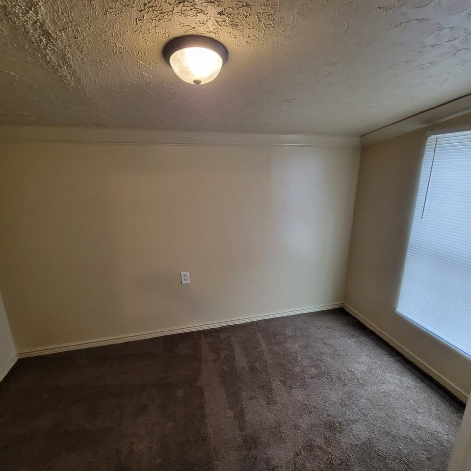1846 Milburn St - Photo 3 of 6