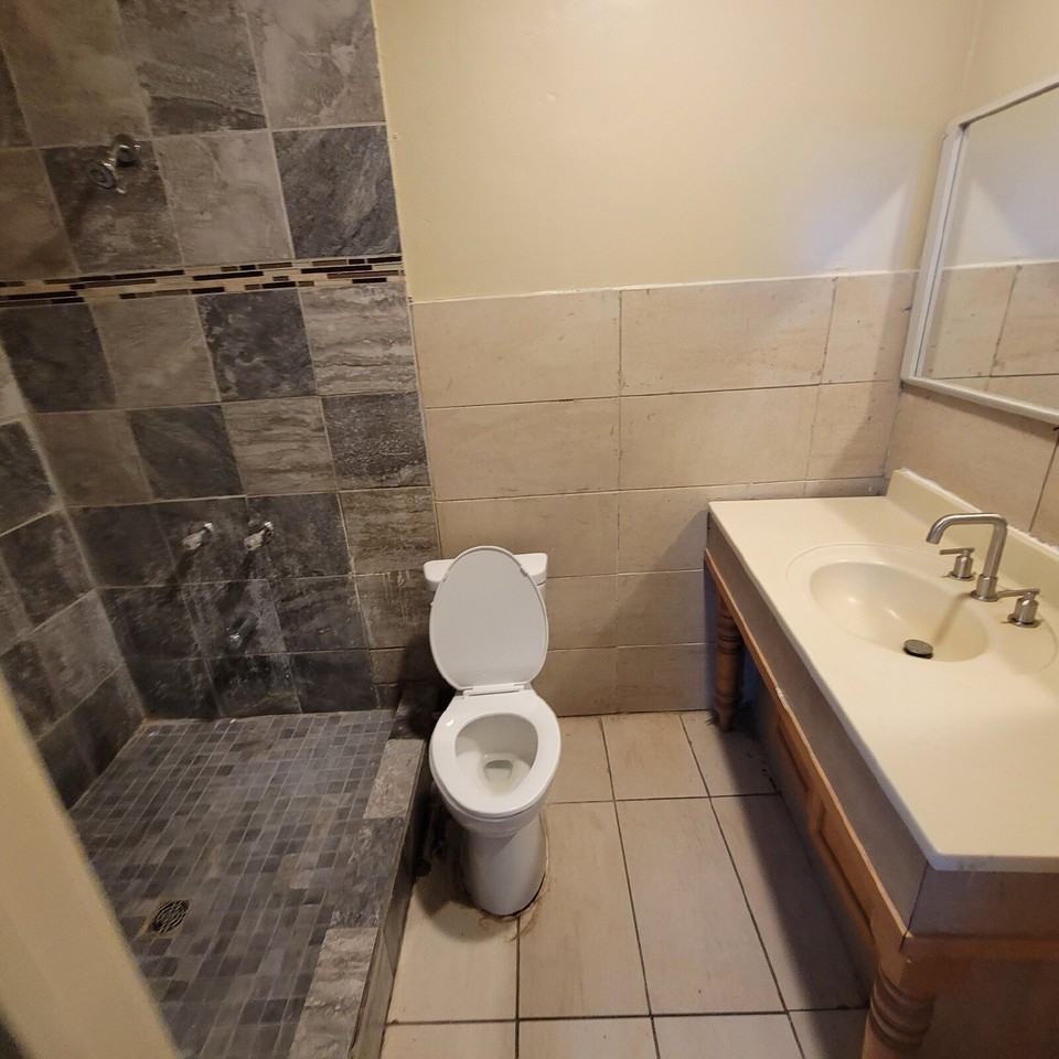 1846 Milburn St - Photo 4 of 6