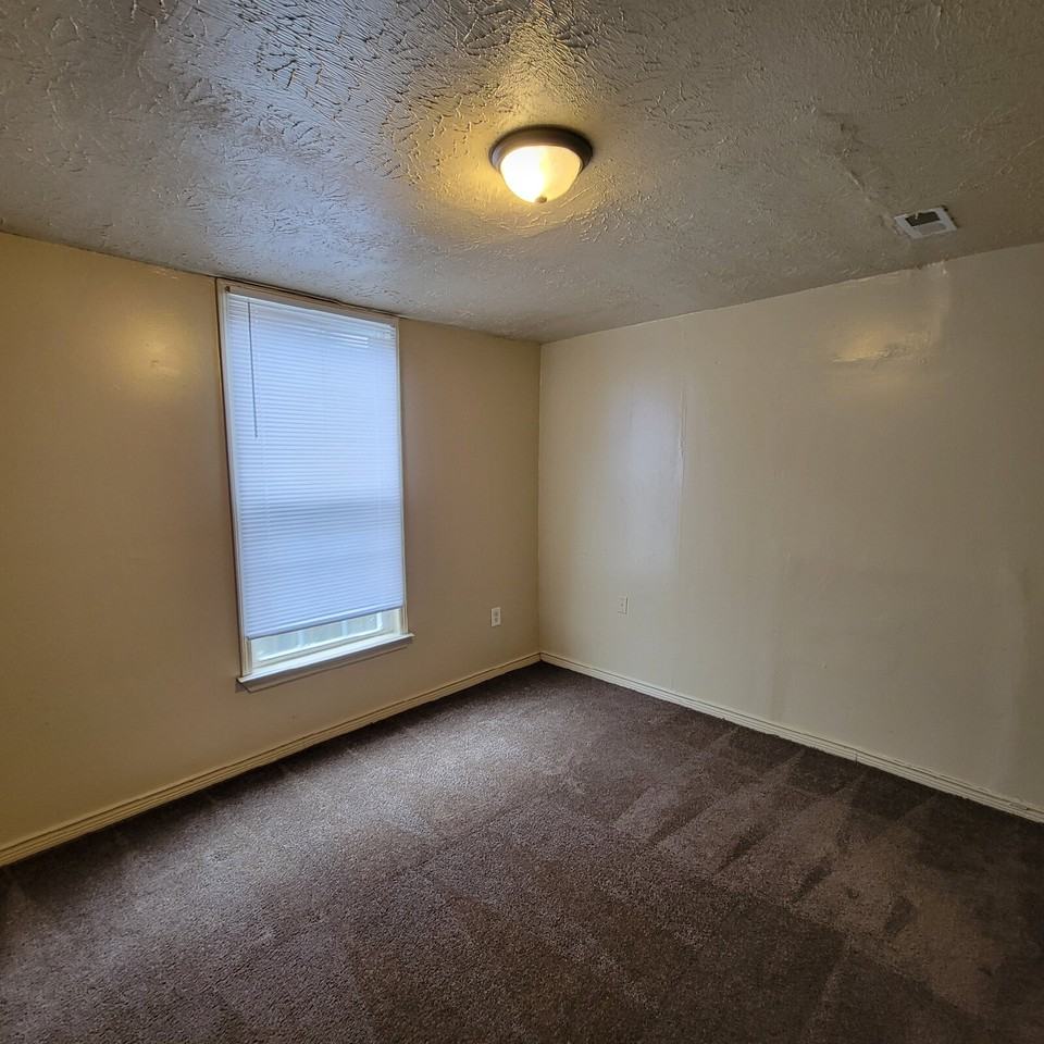 1846 Milburn St - Photo 5 of 6