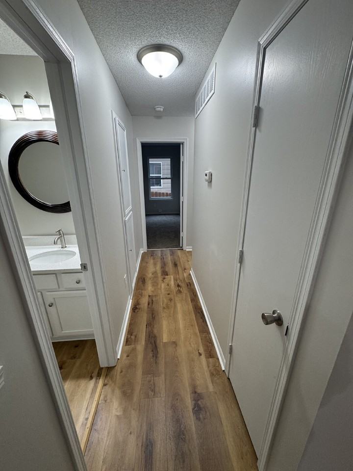5102 N Blackhawk St - Photo 7 of 23