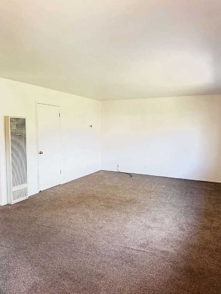17386 Highway 12 - Photo 2 of 19