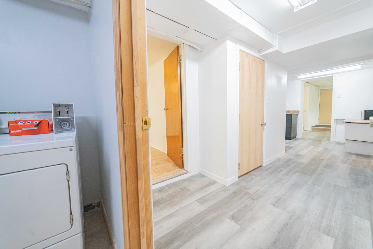 371 Ambrose St #1 - Photo 5 of 20