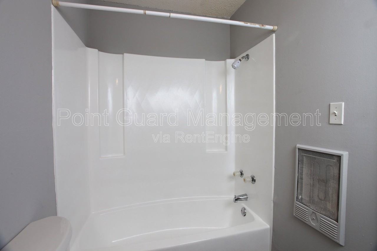 1212 S Longfellow St #205 - Photo 5 of 8