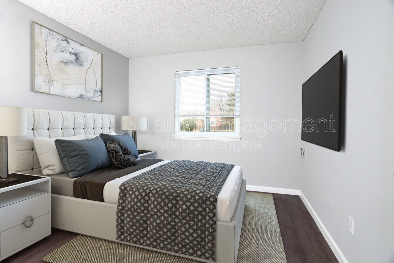 1212 S Longfellow St #205 - Photo 6 of 8
