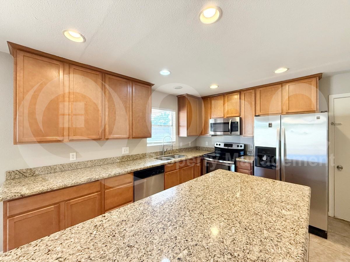 1307 W Elna Rae St - Photo 3 of 21
