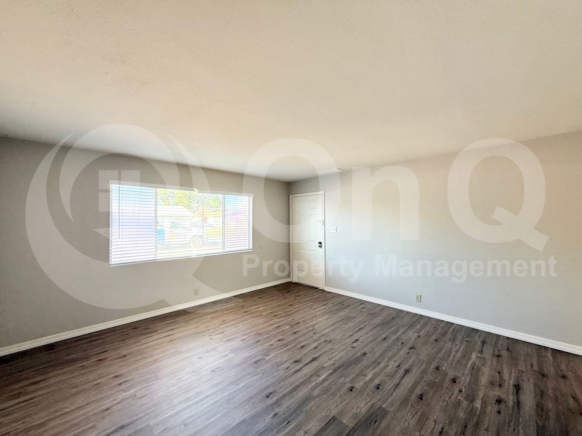 1307 W Elna Rae St - Photo 6 of 21