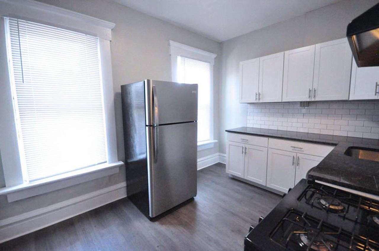 131 W 8th Ave #B - Photo 6 of 21