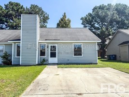 featured image of 2108 E 3rd St #B