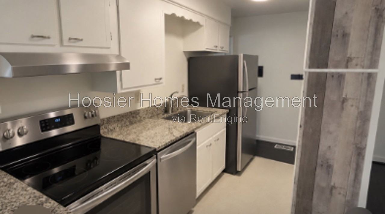 770 E 61st St #1 - Photo 3 of 20