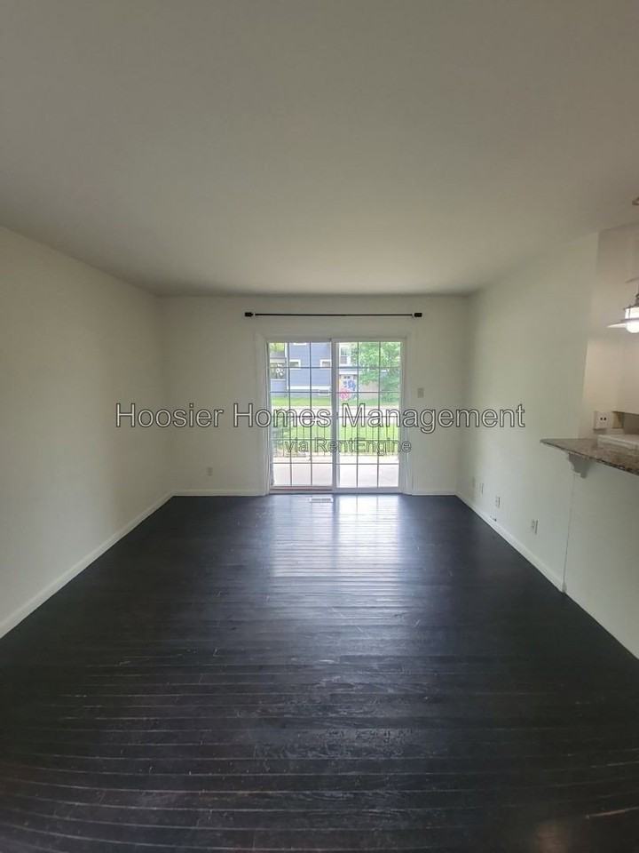 770 E 61st St #1 - Photo 6 of 20