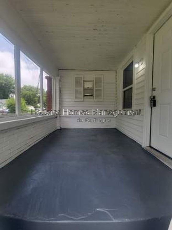 1451 W 34th St - Photo 2 of 16
